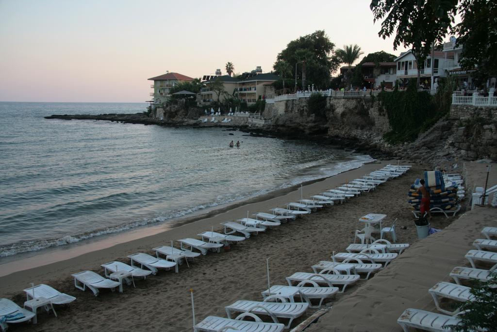 Poseidon Hotel Side Exterior foto