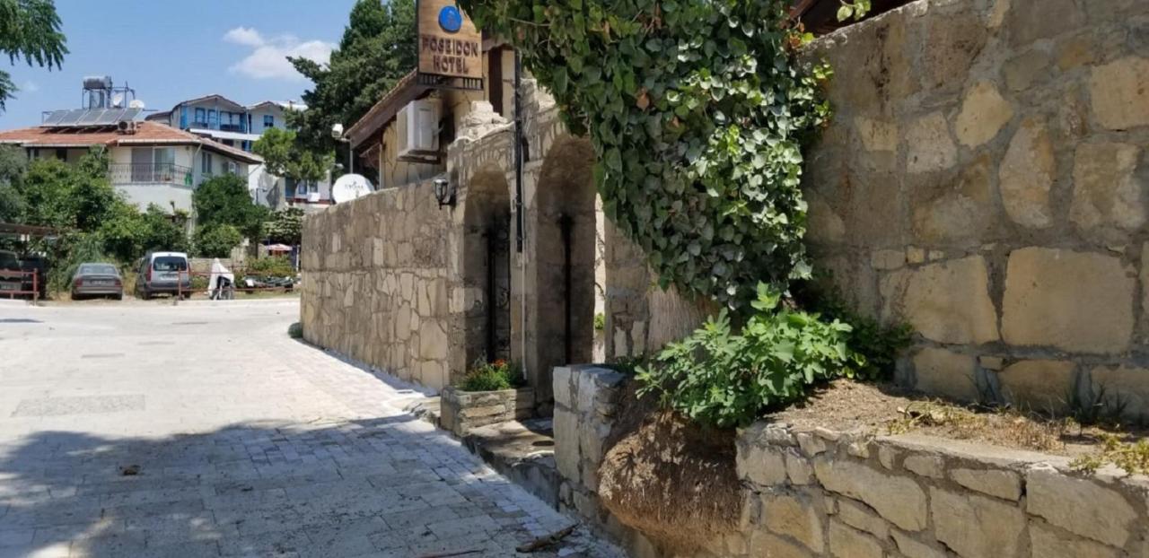 Poseidon Hotel Side Exterior foto